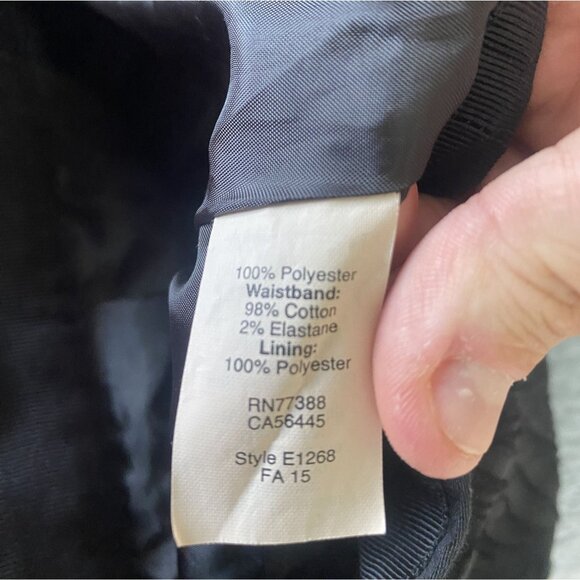 ⭐ 3/$15 J. Crew Size 2P Floral Textured Black Mini Skirt With Back Zipper - Picture 8 of 10